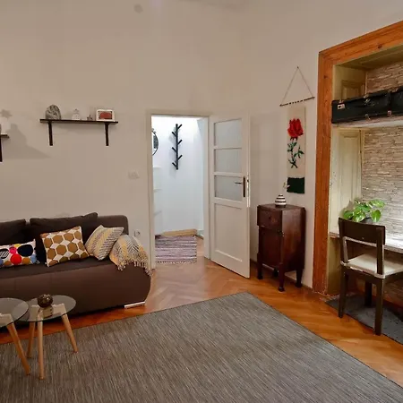 Cote Ensoleille * Pula